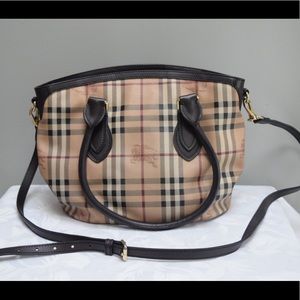 Burberry crossbody midium